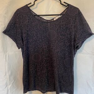 Floral Patterned cap sleeve shirt